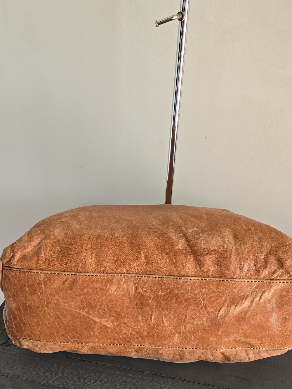 Tory Burch Tan Distressed Leather Flap Shoulder Bag with Gold Logo - Picture 6 of 14
